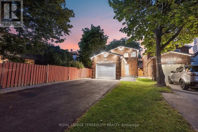 Detached at 1013 ALBACORE MANOR, Pickering