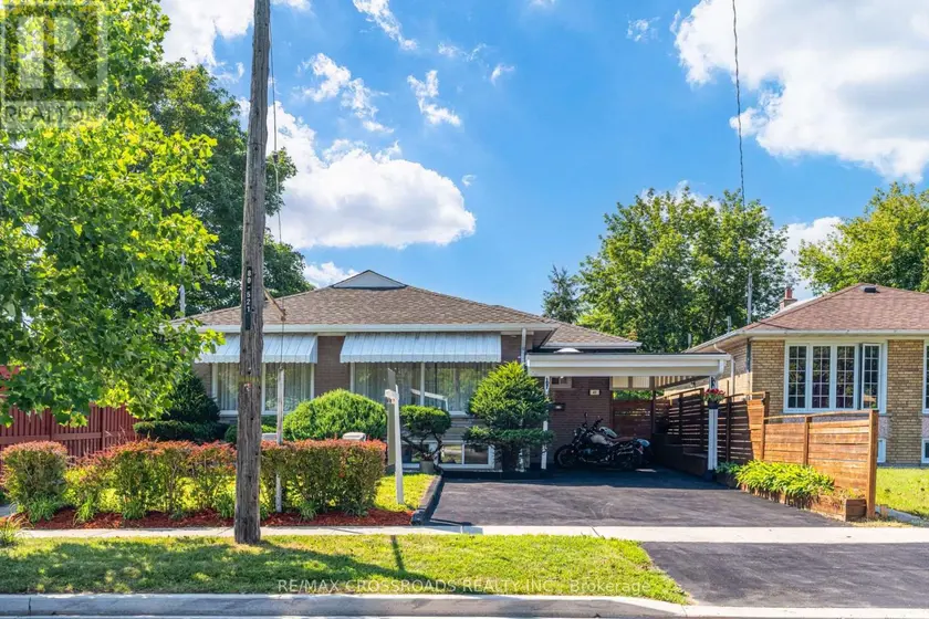 Detached at 49 CLEMENTINE SQUARE, Toronto