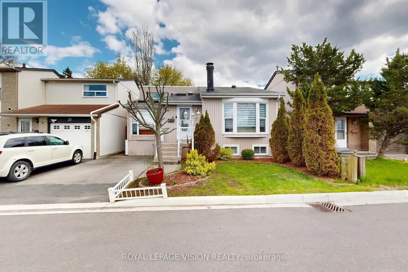 Detached at 16 - 39 LUCAS LANE, Ajax
