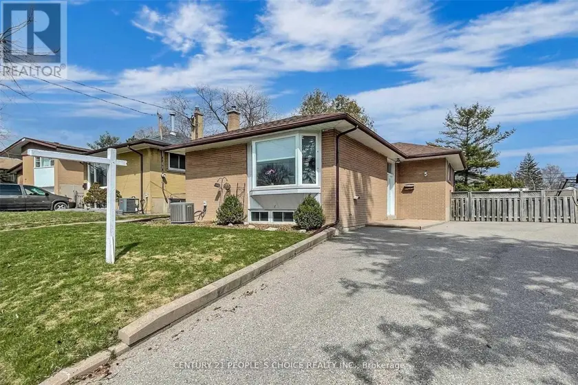 Detached at 5 MID PINES ROAD, Toronto