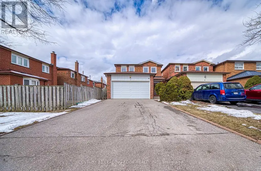 Detached at 4 TREERUN AVENUE, Toronto