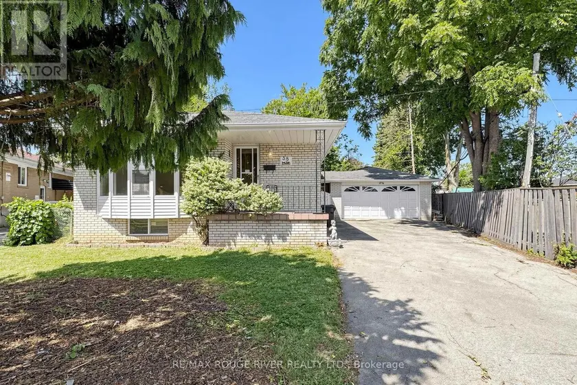Detached at 38 LOMBARDY CRESCENT, Toronto