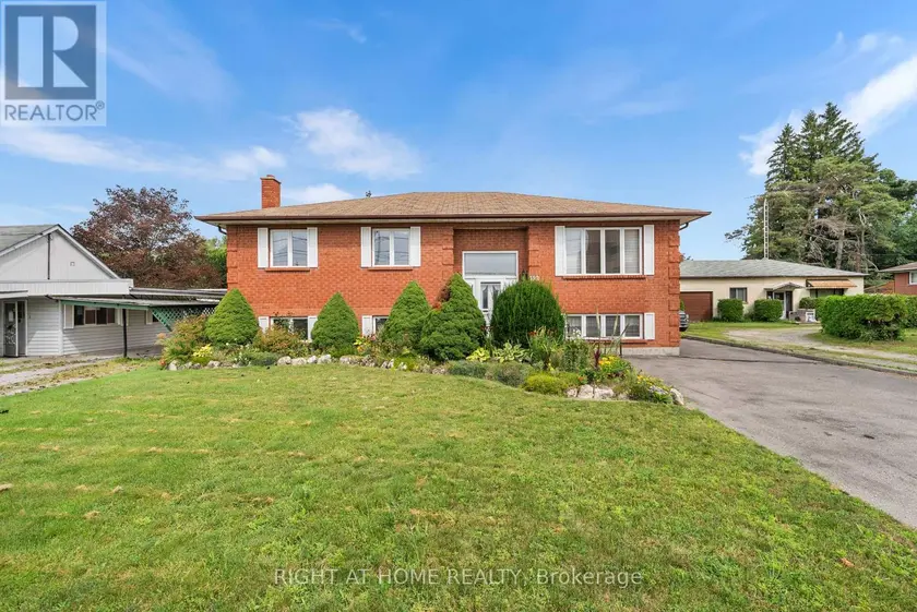 Detached at 592 TAUNTON ROAD W, Oshawa
