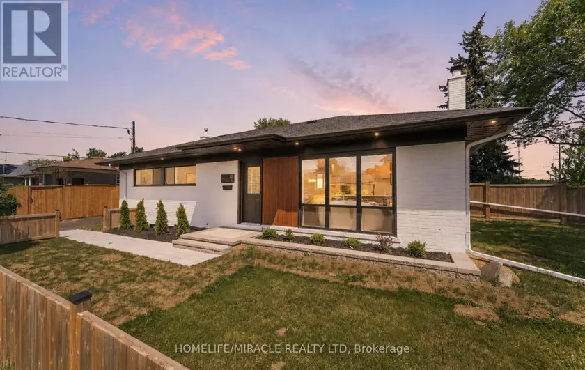 Detached at 22 ARNPRIOR ROAD, Toronto