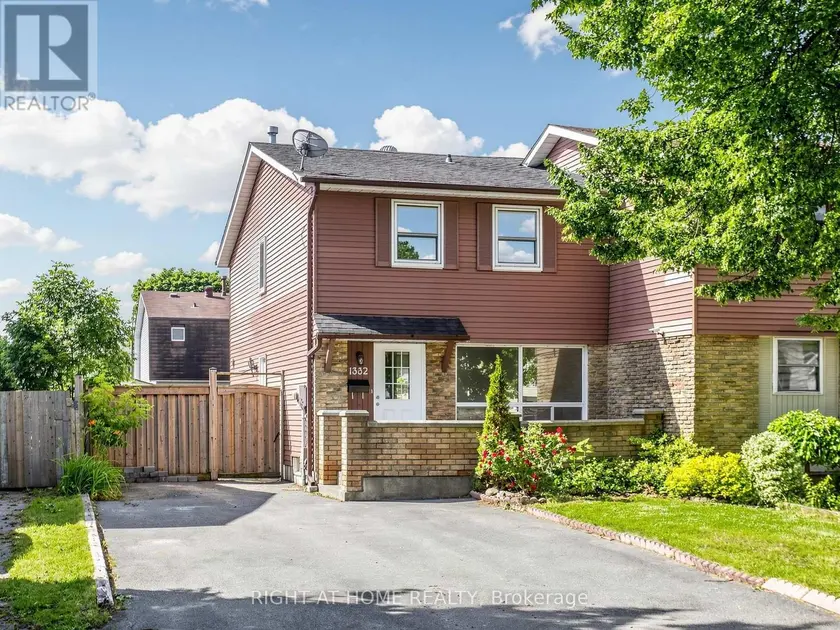 Semi-Detached/Link at 1332 FENELON CRESCENT, Oshawa