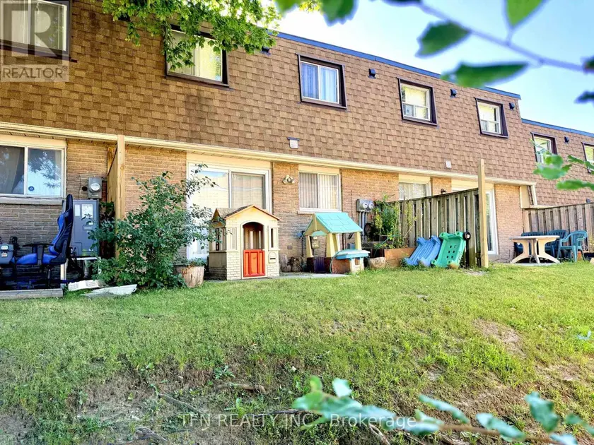 Townhouse at 67 - 121 L'AMOREAUX DRIVE, Toronto