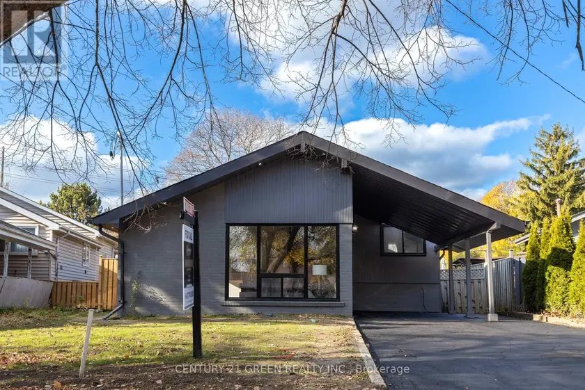 Detached at MAIN - 32 BROOKRIDGE DRIVE, Toronto
