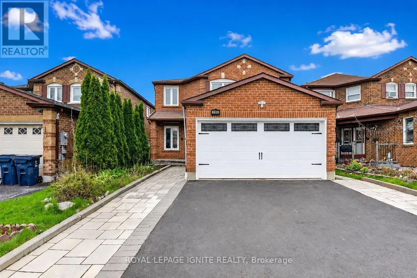 Detached at 205 HUPFIELD TRAIL, Toronto