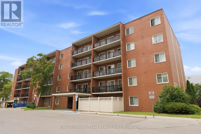 Apartment at 204 - 131 TAUNTON ROAD E, Oshawa