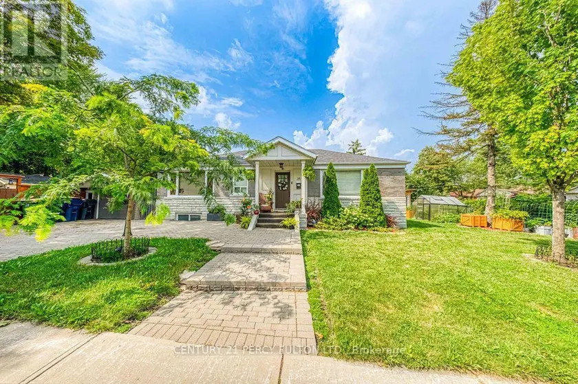 Detached at 36 MERRYFIELD DRIVE, Toronto