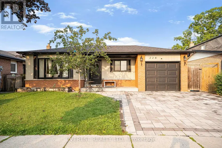 Detached at 228 MICHAEL BOULEVARD, Whitby