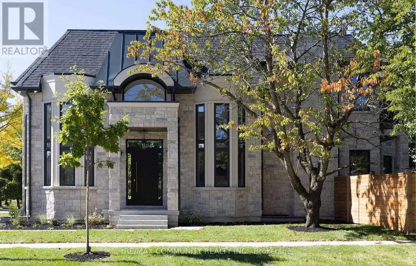 Detached at 12 PORT ROYAL TRAIL, Toronto