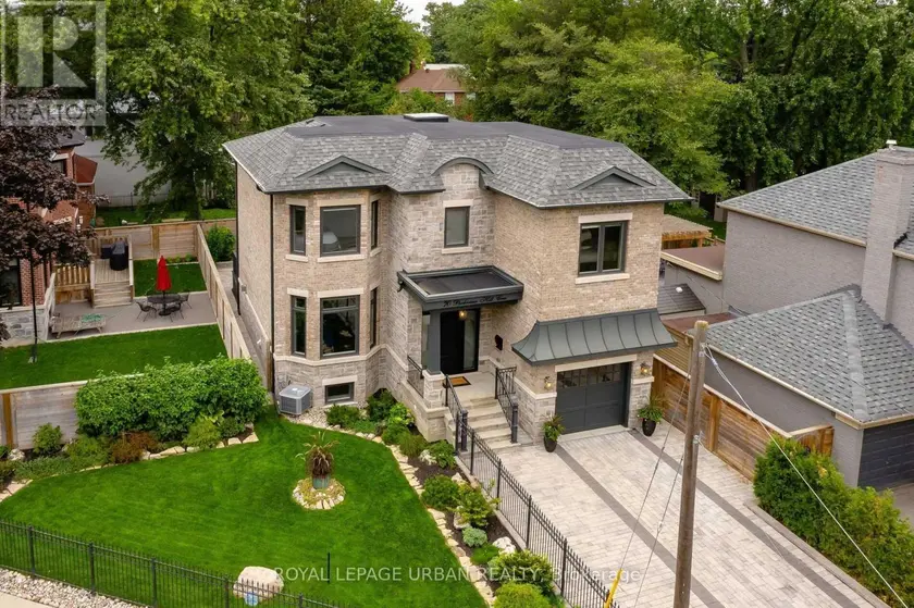 Detached at 70 PARKVIEW HILL CRESCENT, Toronto