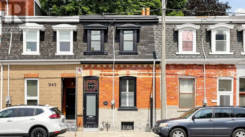 Townhouse at 944 DUNDAS STREET E, Toronto