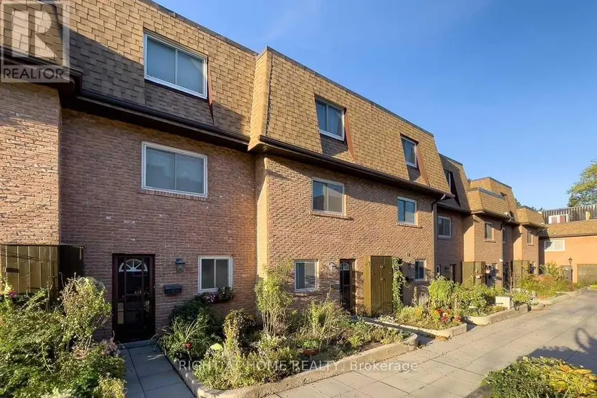 Townhouse at 2 - 20 HAINFORD STREET, Toronto