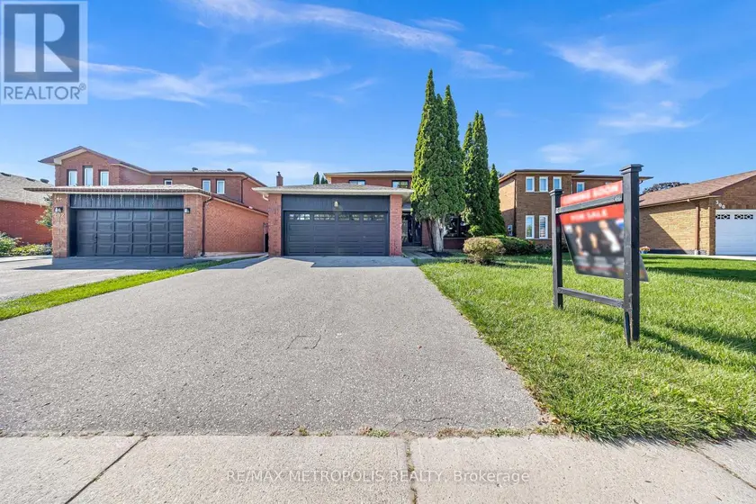 Detached at 296 THORNTON ROAD N, Oshawa