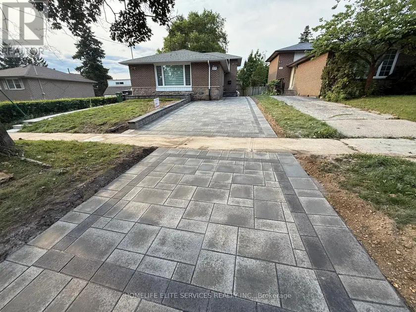 Detached at 36 MANORGLEN CRESCENT, Toronto