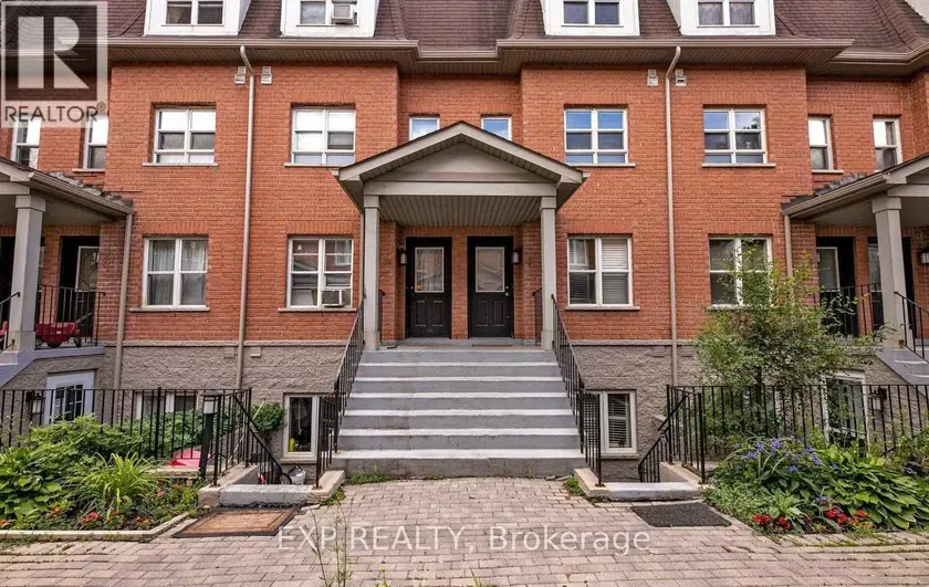 Townhouse at 8 - 901 KENNEDY ROAD, Toronto