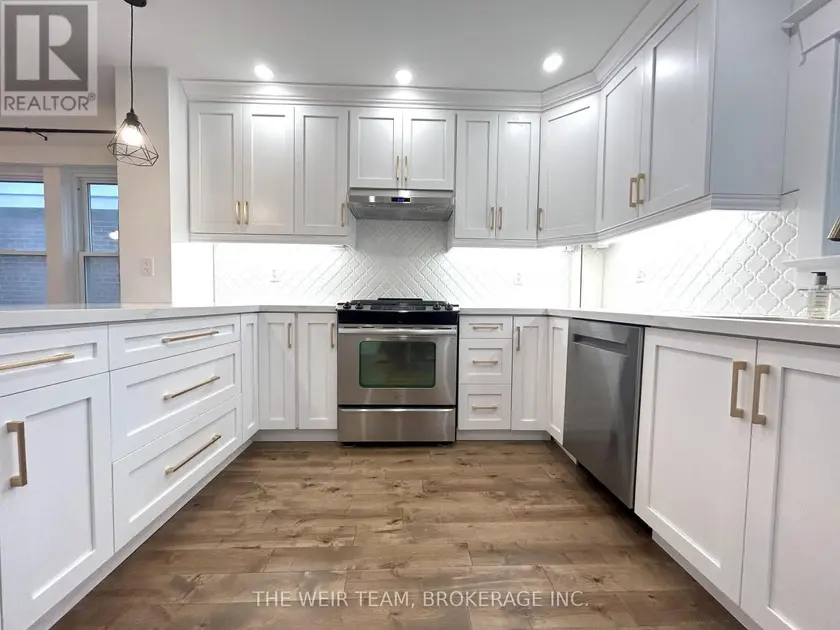 Detached at 3 COSTAIN AVENUE, Toronto