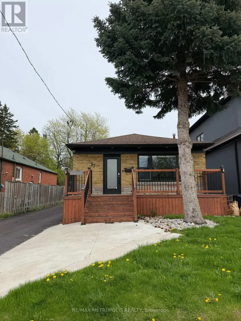 Detached at 37 LYNVALLEY CRESCENT, Toronto