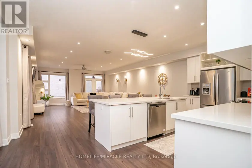 Townhouse at 136 - 58 DONALD FLEMING WAY, Whitby