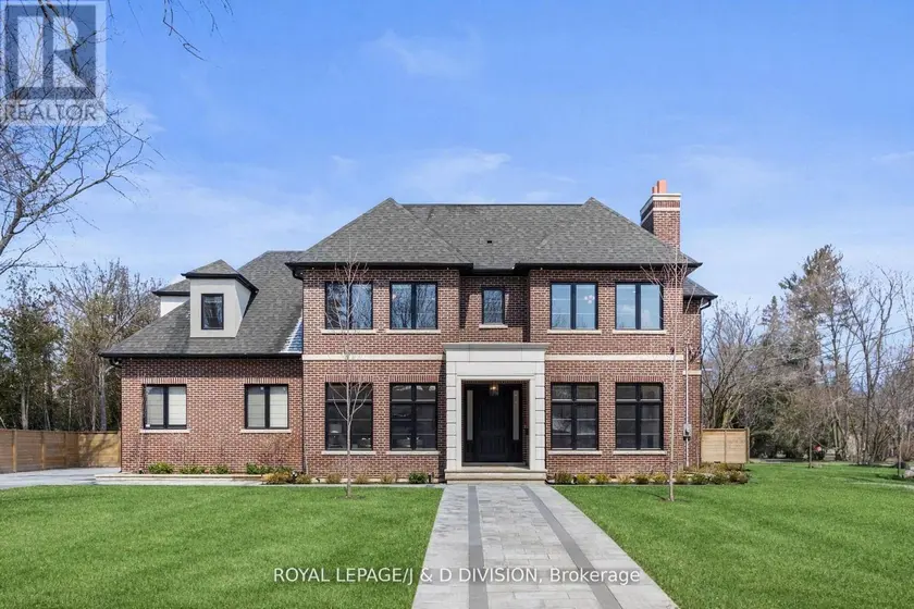 Detached at 4 PINE RIDGE DRIVE, Toronto