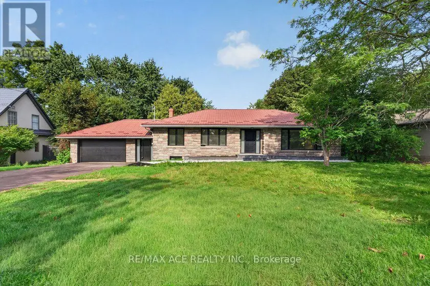 Detached at 11 FAIRCROFT BOULEVARD, Toronto