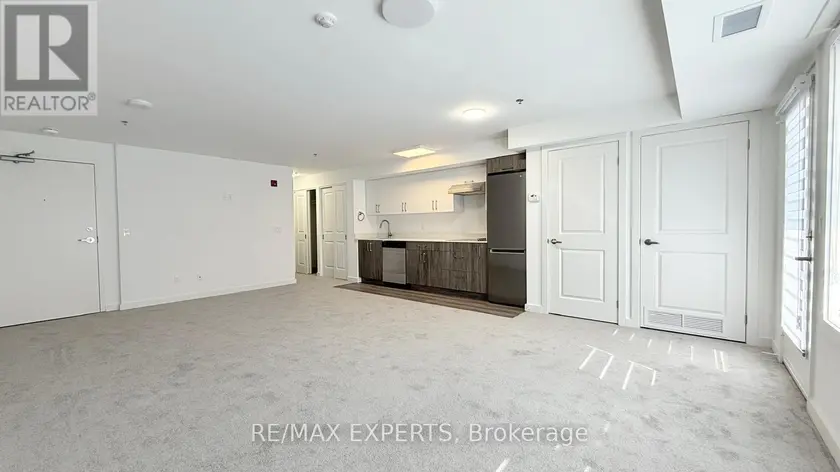 Apartment at 404 - 45 CONNAUGHT AVENUE, Toronto
