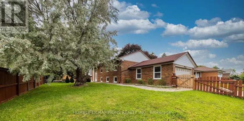 Detached at 2 ALTAIR AVENUE, Toronto