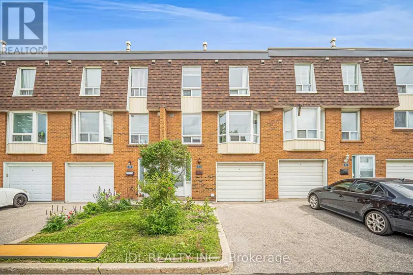 Townhouse at 33 - 100 BRIDLETOWNE CIRCLE, Toronto
