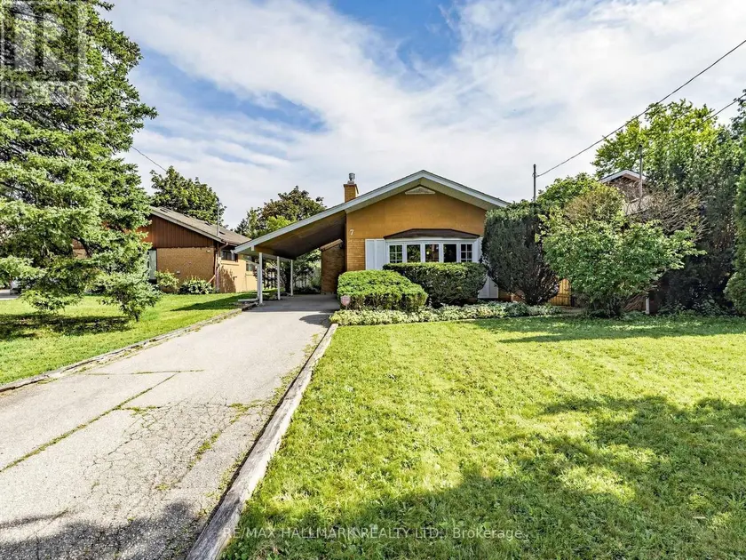 Detached at 7 PANMURE CRESCENT, Toronto