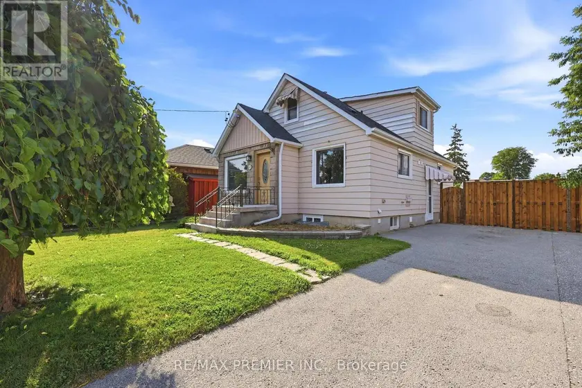 Detached at LOWER - 40 BYNG AVENUE, Oshawa
