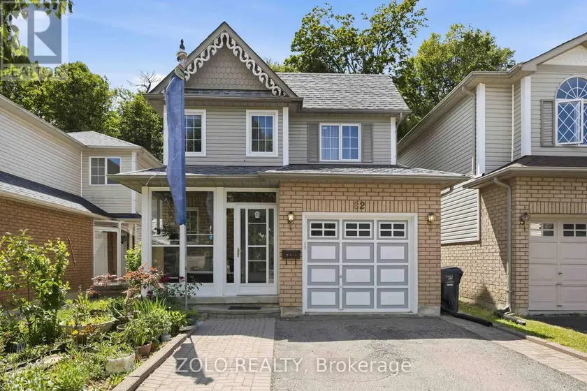 Detached at 82 PIPERBROOK CRESCENT, Toronto