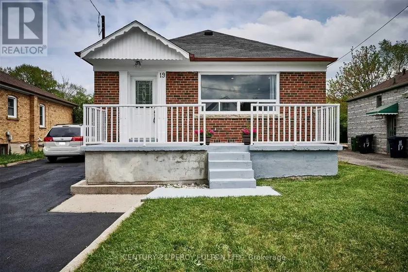 Detached at BSMT 1 - 19 LYNVALLEY CRESCENT, Toronto