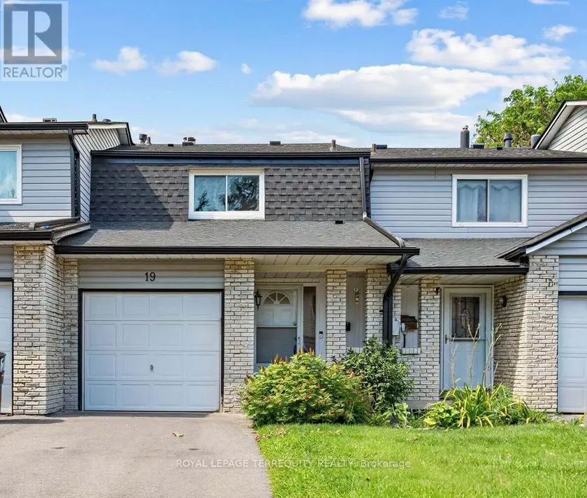 Townhouse at 19 - 1330 TROWBRIDGE DRIVE, Oshawa