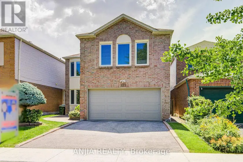 Detached at 123 CHAPEL PARK SQUARE, Toronto