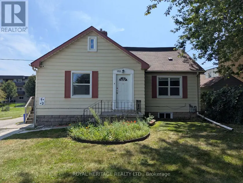 Detached at 1 - 951 DUNDAS STREET E, Whitby