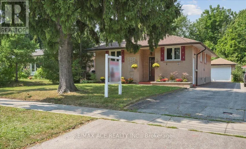 Detached at MAIN - 26 OAKRIDGE DRIVE, Toronto