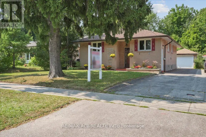 Detached at BSMT - 26 OAKRIDGE DRIVE, Toronto