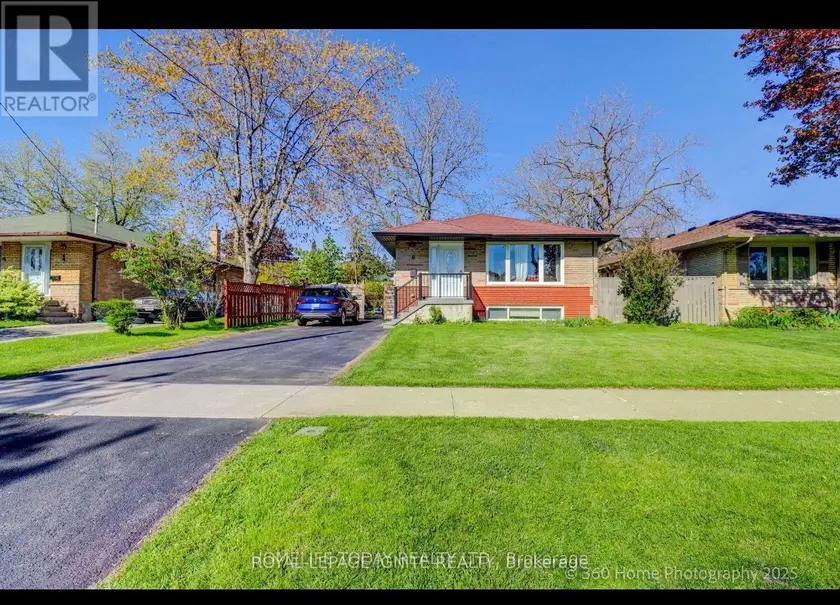 Detached at 6 GREYABBEY TRAIL, Toronto