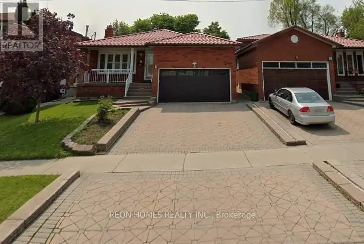 Detached at 3 LORD ROBERTS DRIVE, Toronto