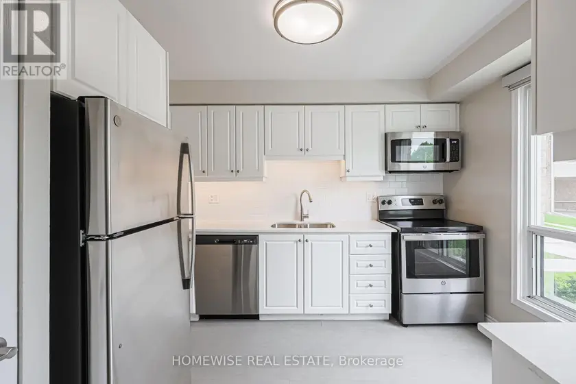 Townhouse at 25 - 560 WAVERLY STREET N, Oshawa