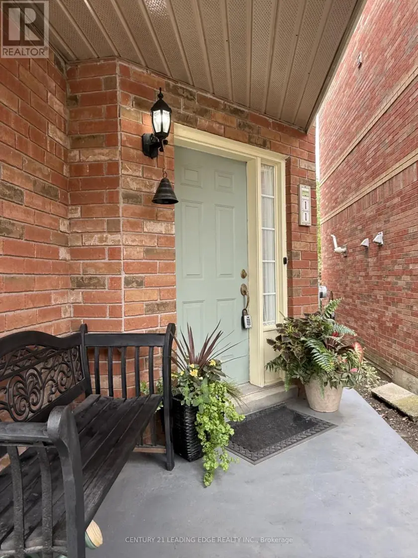 Townhouse at 11 GUILDPARK PATHWAY, Toronto