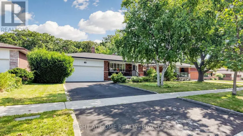 Detached at 15 SKYRIDGE ROAD, Toronto