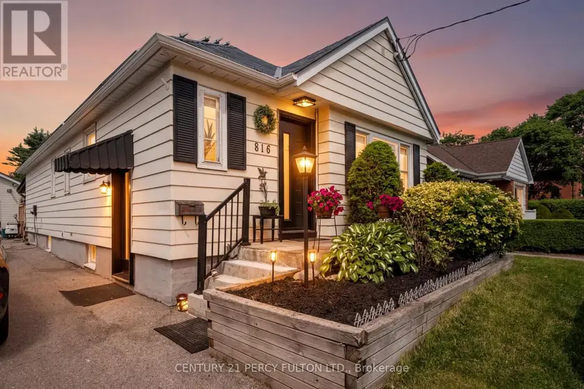Detached at 816 SIMCOE STREET N, Oshawa