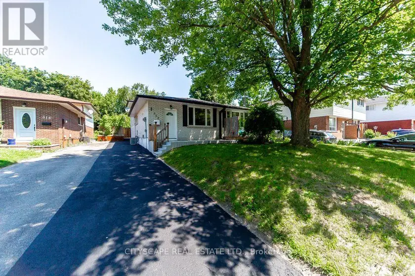 Semi-Detached/Link at 322 FERNWOOD AVENUE, Oshawa