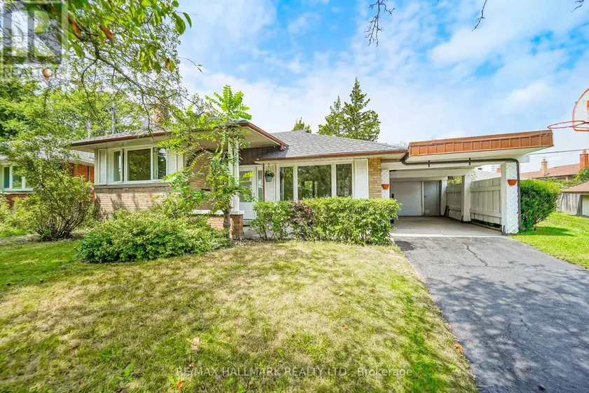 Detached at 54 CHARLEMONT CRESCENT, Toronto