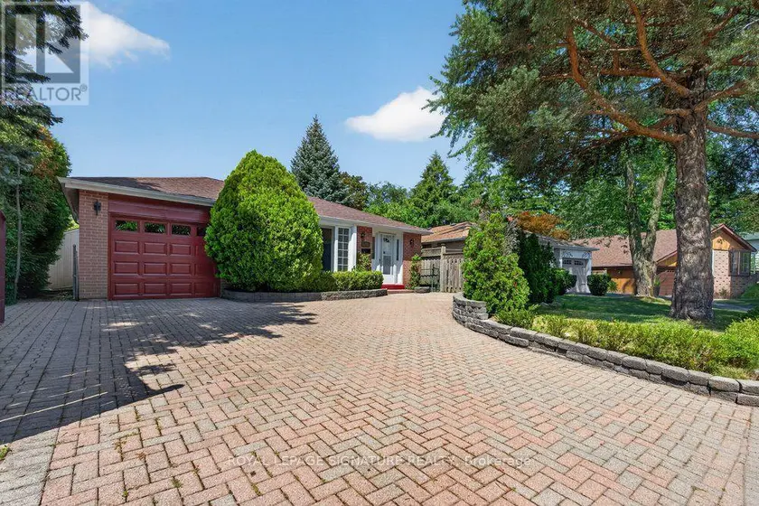 Detached at 16 EARSWICK DRIVE, Toronto