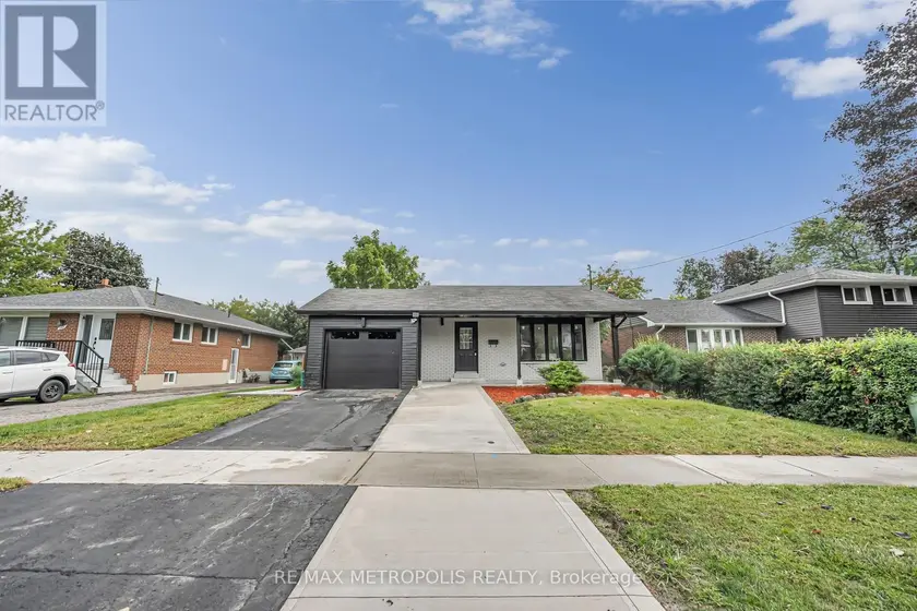 Detached at 205 CLEMENCE AVENUE, Whitby