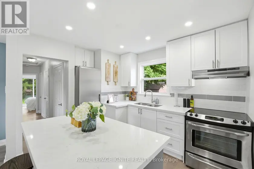 Detached at 89 DARLINGSIDE DRIVE, Toronto